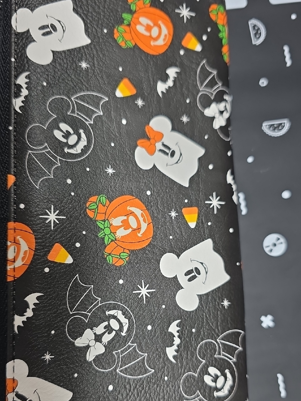 LF NWOT Mickey, Minnie Halloween Pumpkin Zip Wallet - Picture 5 of 9